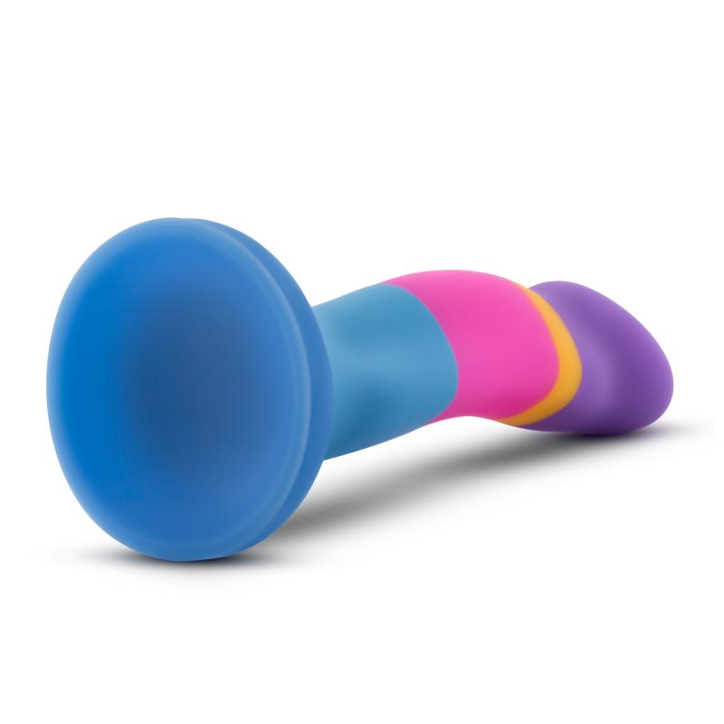 Avant - Silicone Dildo with Suction Cup - Hot 'n' Cool